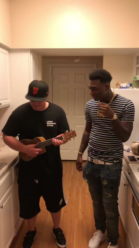 Still from the original TikTok post by @einerbankz